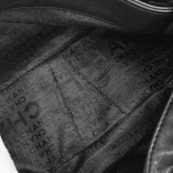 Chanel Black Calfskin Around Chain Hobo Handbag 154254 - Picture 8 of 10